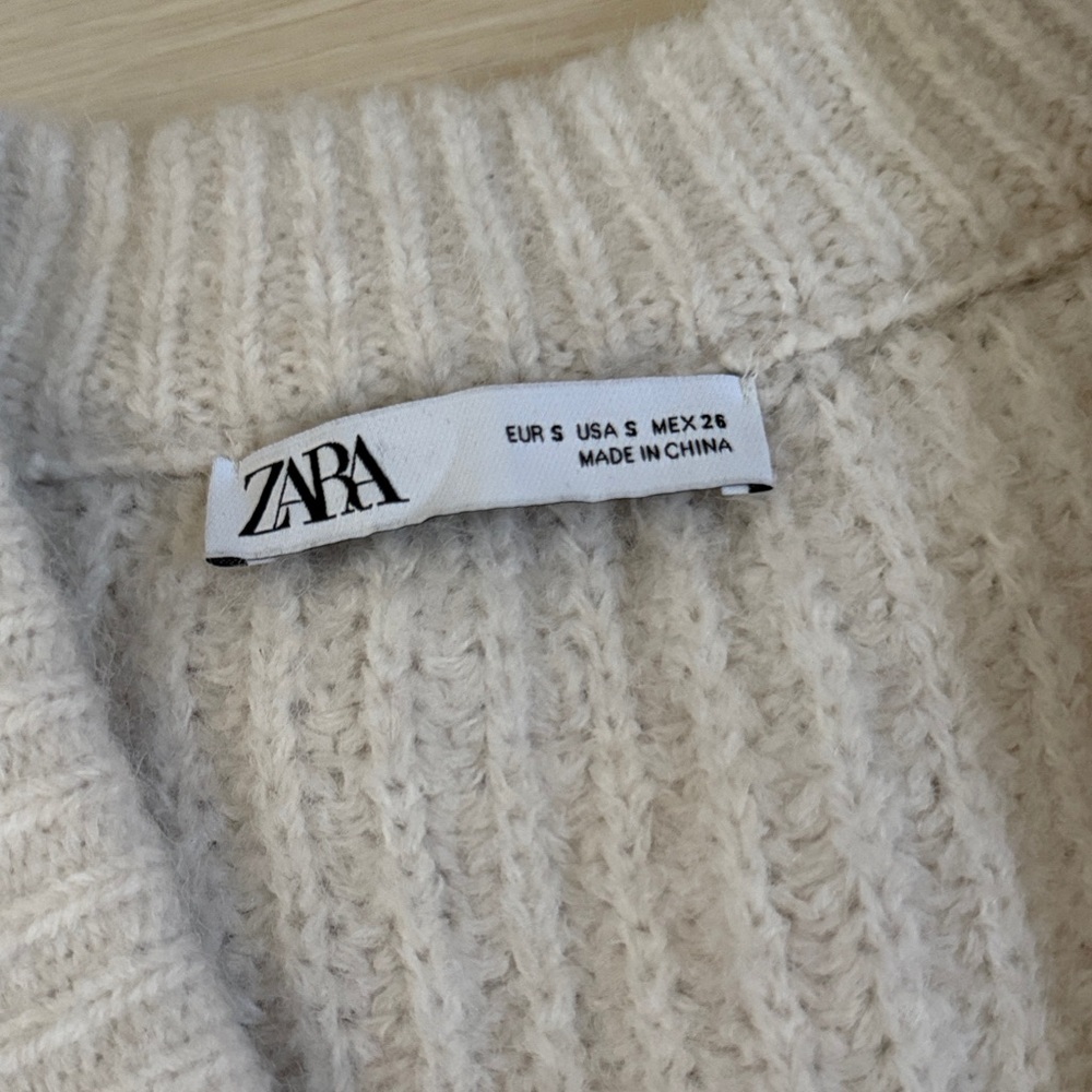 Zara Beige Knit Cardigan with Tortoise Buttons - Picture 3 of 8